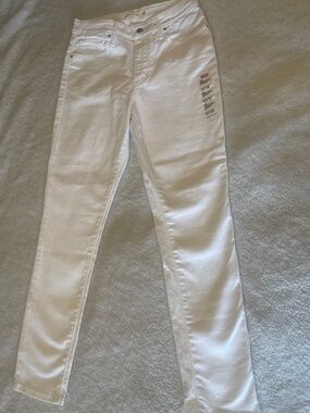 Levi’s 721 High Rise Skinny – Size 30 – NWT